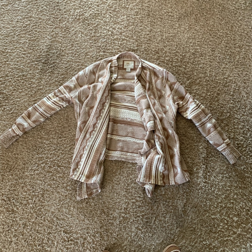 Women’s Beautiful Sweater to keep you warm/stylish. Size: XXL by: Bob Timberlake
